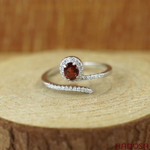 Nhẫn đá Garnet 4*5mm bạc 925