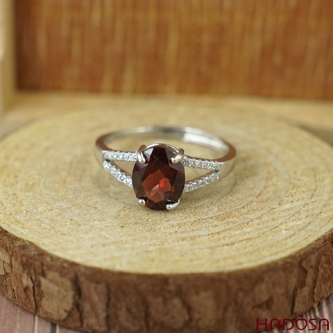 Nhẫn đá Garnet 8*10mm bạc 925