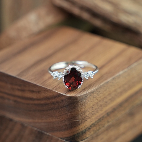 Nhẫn đá garnet 7*9mm bạc 925