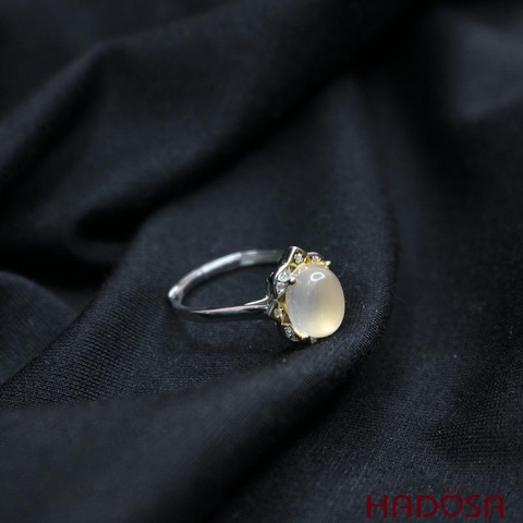 Nhẫn đá mặt trăng 6*8mm bạc 925