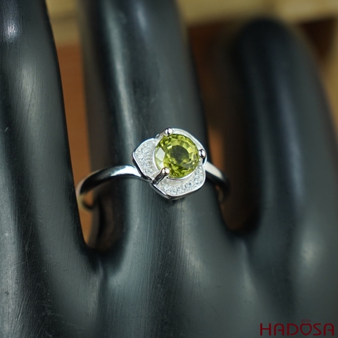 Nhẫn đá Peridot 6mm bạc 925