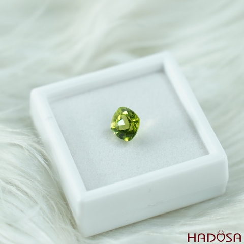 Mặt đá Peridot vuông 7mm 5A