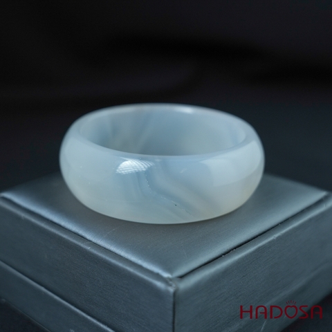 Vòng mã não trắng Ni 55