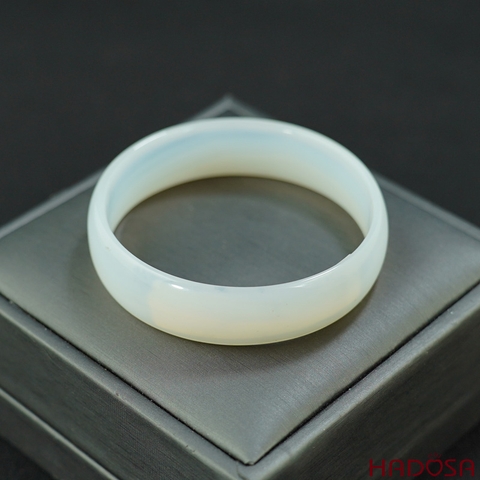 Vòng kiềng mã não trắng ngọc bản hẹ ni 53