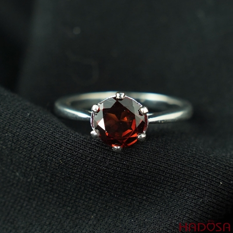 Nhẫn bạc đính đá Garnet 7mm size 11