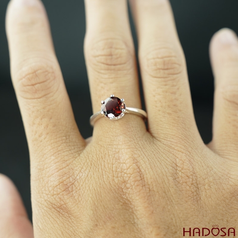 Nhẫn bạc đính đá Garnet 7mm size 11