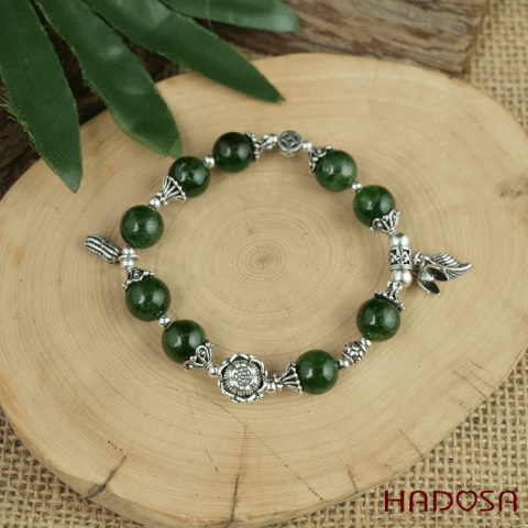 Vòng đá Diopside 10mm mix charm bạc 925