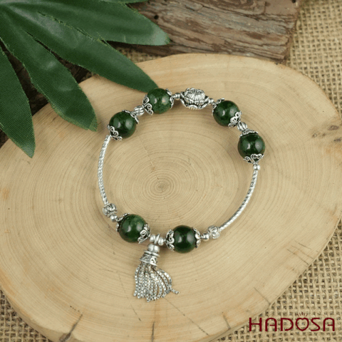 Vòng đá Diopside 10mm mix charm bạc 925