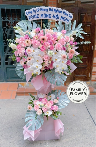 Cây hoa 2 tầng chúc mừng hội nghị ở quận Cầu Giấy Ba Đình Hà Nội. Hoa Hội nghị