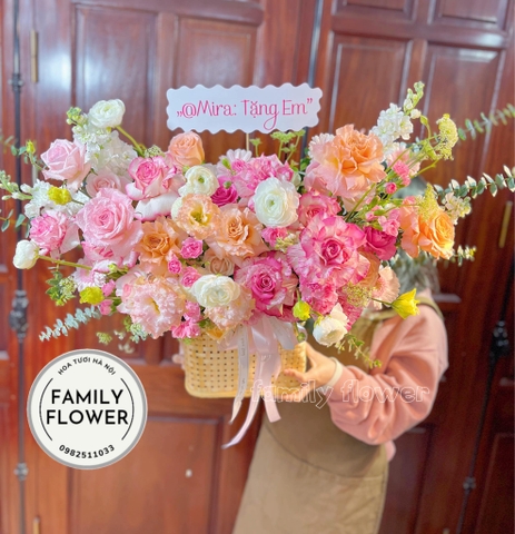 Lẵng hoa tặng em nhân dịp mùng 8 tháng 3 ở Hà Nội ! Mua hoa 8/3 Ba Đình Hà Nội