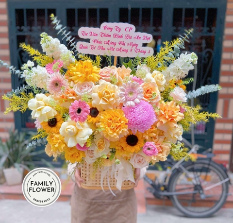 Lẵng hoa tone cam vàng chúc mừng ngày quốc tế phụ nữ 8 tháng 3 ! Hoa tươi Hà Nội