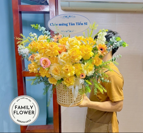 Lẵng hoa tone vàng sang trọng tặng chúc mừng tại Hà Nội ! Mua hoa tươi online Hà Nội