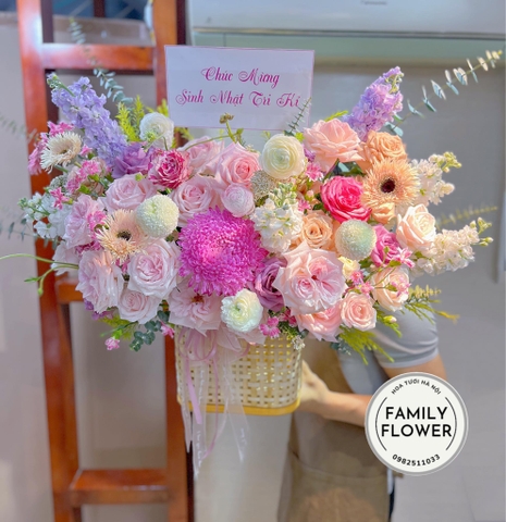 Lẵng hoa chúc mừng tone hồng nhẹ nhàng tại Ba Đình ! Hoa tươi online Hà Nội ! Mua hoa tươi tại Hà Nội