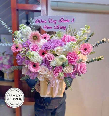 Lẵng hoa tặng chúc mừng ngày quốc tế phụ nữ 8 tháng 3 ! Điện hoa  Hà Nội ! Mua hoa tươi online Hà Nội