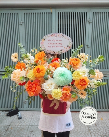 Lẵng hoa tone cam chúc mừng  sinh nhật tại Hà Nội. Hoa tươi Cầu Giấy.