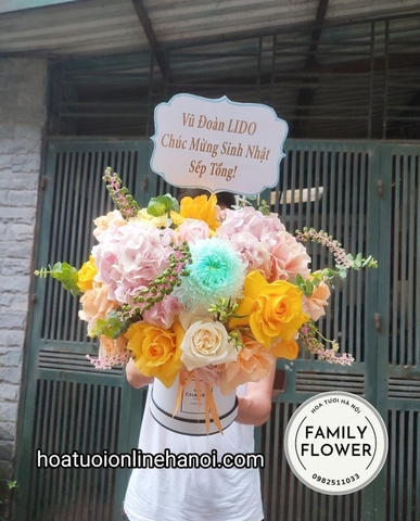 Hộp hoa chúc mừng sinh nhật sếp tại Hà Nội - Hoa tươi Cầu Giấy.