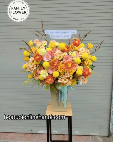 Lẵng hoa tone vàng sang trọng chúc mừng khai trương , sinh nhật sếp , đối tác quan trọng tại Hà Nội. Hoa tươi Hà Nội