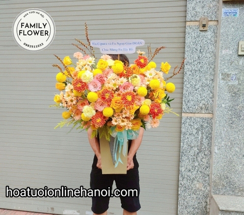 Lẵng hoa tone vàng sang trọng chúc mừng khai trương , sinh nhật sếp , đối tác quan trọng tại Hà Nội. Hoa tươi Hà Nội