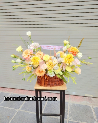 Lẵng hoa chúc mừng chị gái thân yêu đẹp tại CẦU GIẤY - HÀ NỘI . Hoa sinh nhật Hà Nội.