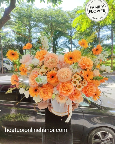 Hộp hoa cam nhập khẩu chúc mừng sếp nam ở QUẬN CẦU GIẤY - HÀ NỘI . Hoa tặng sếp ở HÀ NỘI