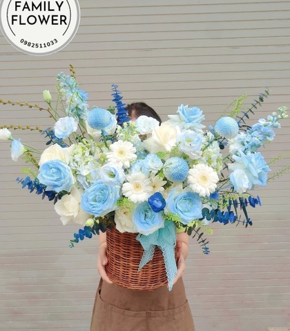 Lẵng hoa tone xanh chúc mừng ngày Nhà giáo Việt Nam 20/11 đẹp tại Cầu Giấy.