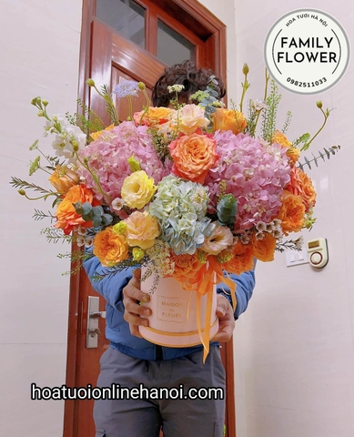 Hoa mùng 8/3 ở HÀ NỘI . hộp hoa tặng 8/3 tại quận BA ĐÌNH - HÀ NỘI