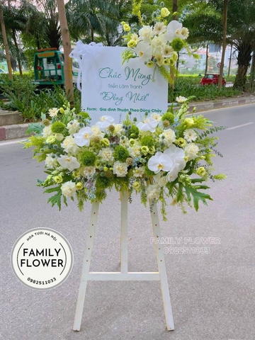 Hoa tươi Hoàn Kiếm ! Khung tranh tone xanh trắng chúc mừng triển lãm ở Hà Nội