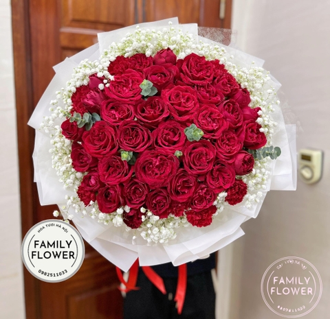Bó hoa hồng đỏ tặng người yêu , vợ nhân dịp ngày phụ nữ Việt Nam 20 tháng 10 tại Hà Nội