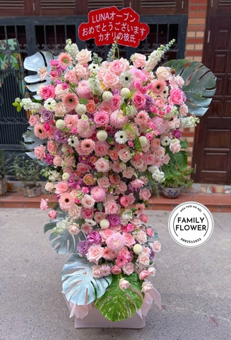 Kệ Hoa Tươi Tone Hồng Pastel Chúc Mừng Sang Trọng Tại Hà Nội