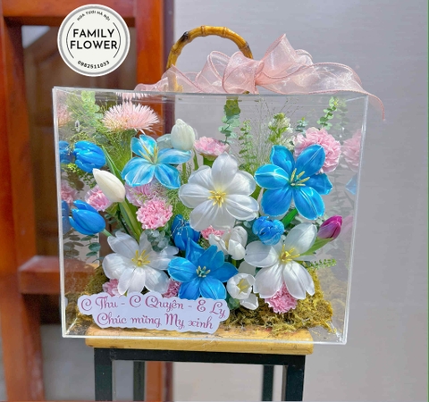 Vali hoa tulip xanh mix trắng tặng bạn gái  quận Cầu Giấy ! Hoa tulip Cầu Giấy ! Mua hoa tươi Hà Nội