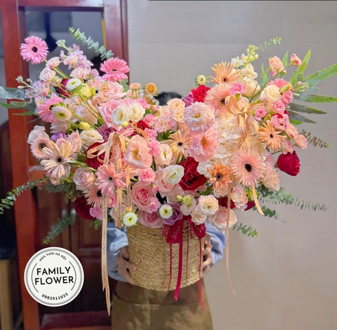 Lẵng hoa chúc mừng ngày phụ nữ Việt Nam 20 tháng 10 ở quận Đống Đa Hà Nội