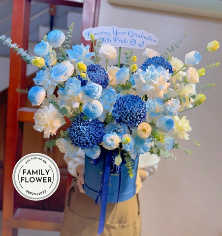 Hộp hoa tone xanh chúc mừng tốt nghiệp Hà Nội ! Hoa tươi Hà Nội ! Hoa tốt nghiệp