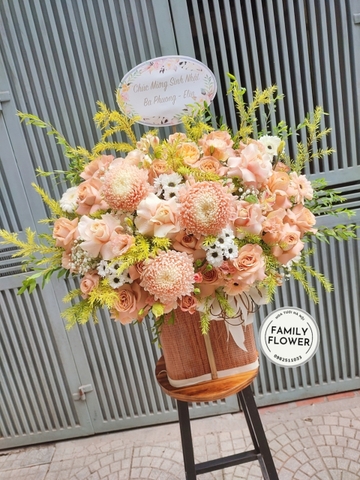 Lẵng hoa tone màu cà phê chúc mừng sinh nhật me yêu - Hoa sinh nhật mẹ tại Hà Nội