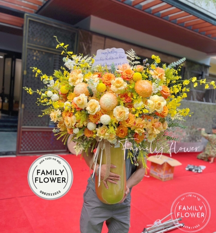 Bình hoa tone cam vàng sang trọng tặng sếp , chủ tịch , đối tác quan trọng ở Hà Nội, hoa tươi Hà Nội