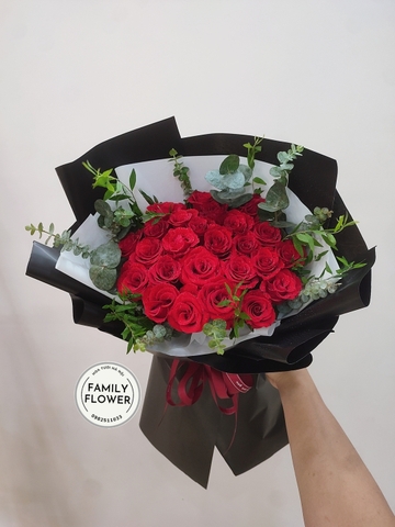 Bó hoa hồng đỏ 25 bông tặng người vợ, bạn gái nhân dịp sinh nhật, kỷ niệm yêu nhau tại Hà Nội