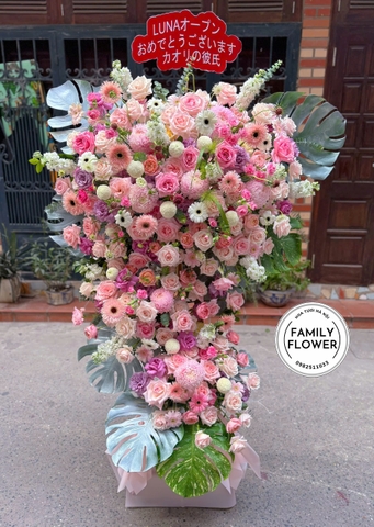 Kệ Hoa Tươi Tone Hồng Pastel Chúc Mừng Sang Trọng Tại Hà Nội