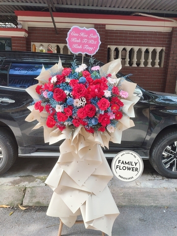 Hoa khai trương tone đỏ may mắn mừng khai trương cửa hàng - Family Flower