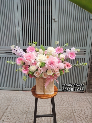Lẵng hoa để bàn nhân dịp sinh nhật - Hoa sinh nhật tại Hà Nội