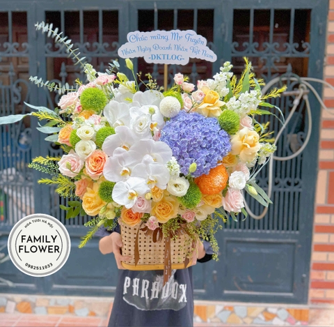 Lẵng hoa chúc mừng ngày doanh nhân việt nam . hoa tươi Hà Nội. mua hoa Hà Nội