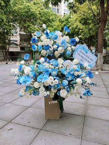 Lẵng hoa xanh 2 tầng chúc mừng khai trương, sinh nhật tặng sếp tại Hà Nội. Đặt hoa online