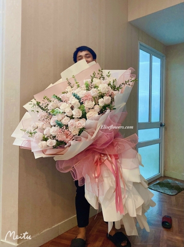 Bó hoa hồng khổng lồ tỏ tình bạn gái tại Hà Nội - Hoa chúc mừng - Đặt hoa online