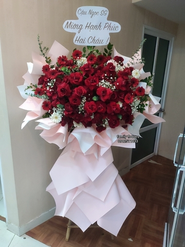 Kệ hoa khai trương tone đỏ chúc mừng khai trương tại Hà Nội - Đặt hoa online - Điện hoa Hà Nội