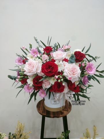 Hộp hoa phong cách hiện đại chúc mừng tại Hà Nội - Đặt hoa online - Hoa tươi Hà Nội