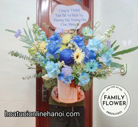 Tiệm hoa tươi Hà Nội . Hộp hoa xanh chúc mừng ở Hà Nội.