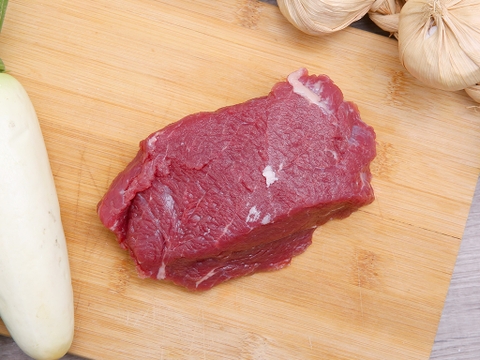 Đùi bò Úc tươi Trung Đồng hút chân không khay 250g