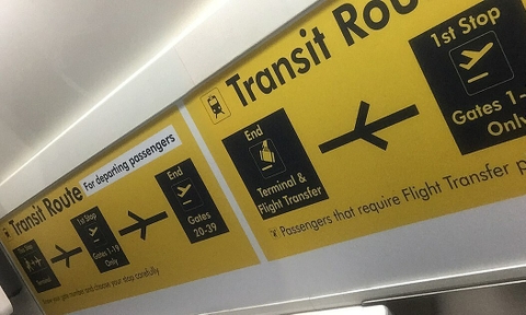 Ưu nhược điểm giữa bay thẳng và transit