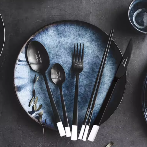 Vanta Cutlery - Đen trơn đuôi trắng