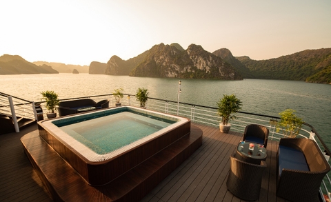(2N1D) DU THUYỀN 5 SAO LA CASTA REGAL CRUISE VỊNH HẠ LONG – LAN HẠ