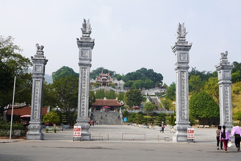 (1N) ĐỀN CỬA ÔNG - CÔ BÉ CỬA SUỐT - CHÙA CÁI BẦU