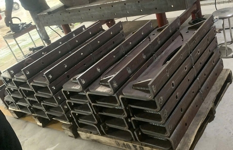 Gia công cấu kiện  chi tiết máy